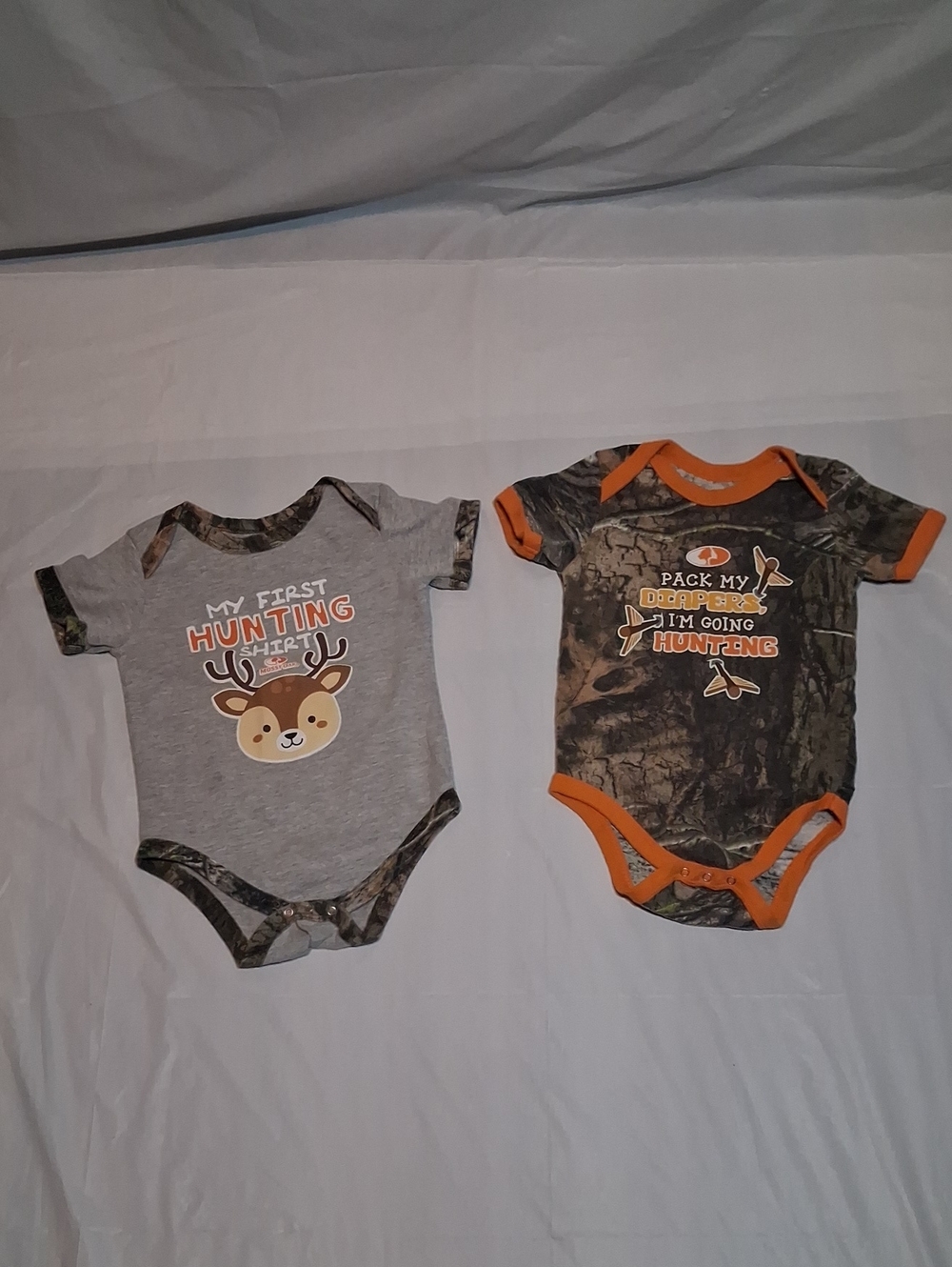 🦌Mossy Oak Baby Boys Hunting Bodysuit Size 18M🦌 (Set Of 2)